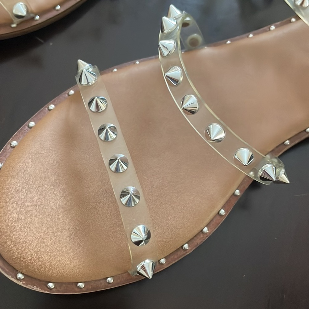 Steve Madden Transport Spike Studded Flat Sandals Size 8